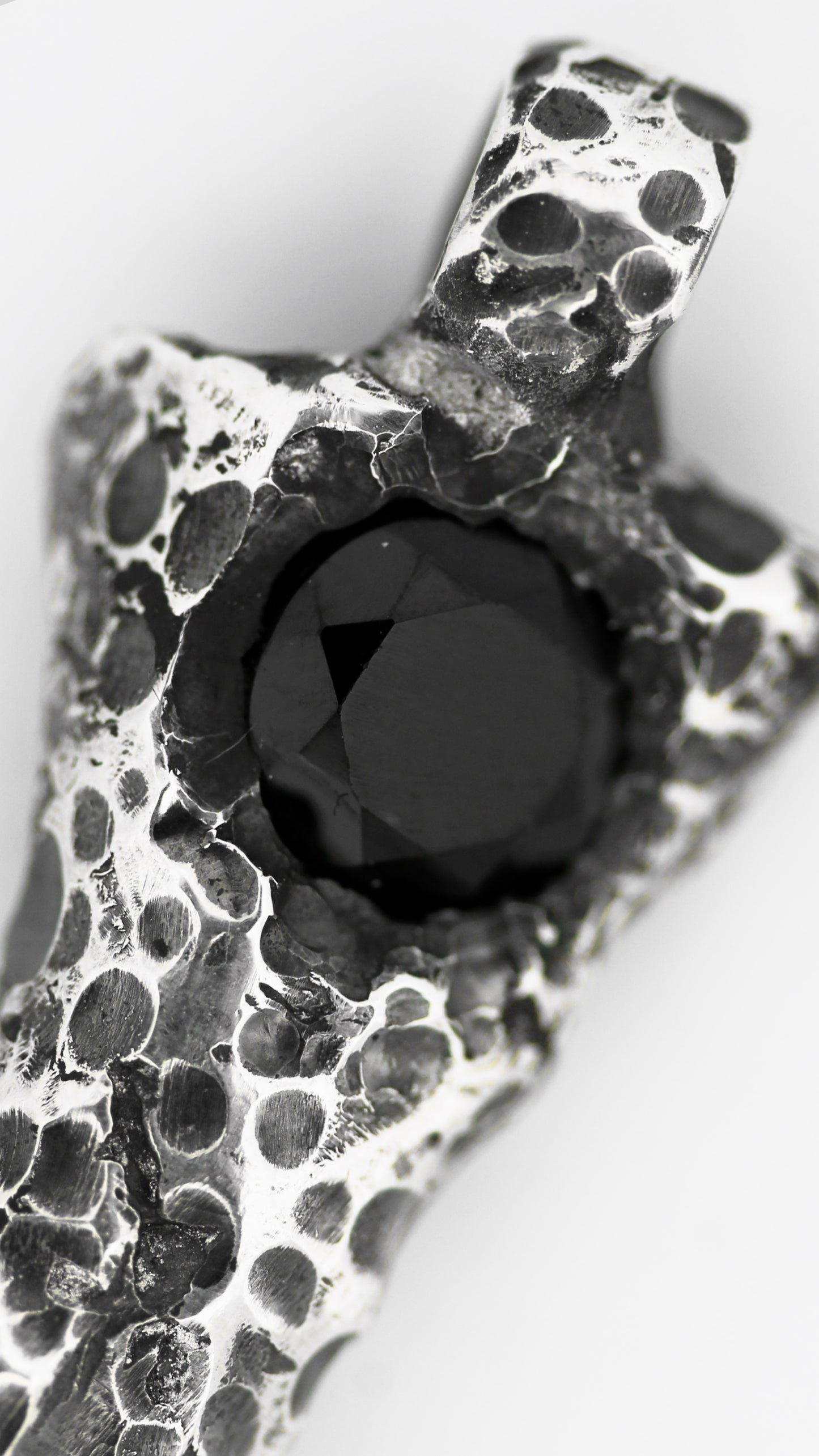 1/1 SHARD “BLACK SPINEL”